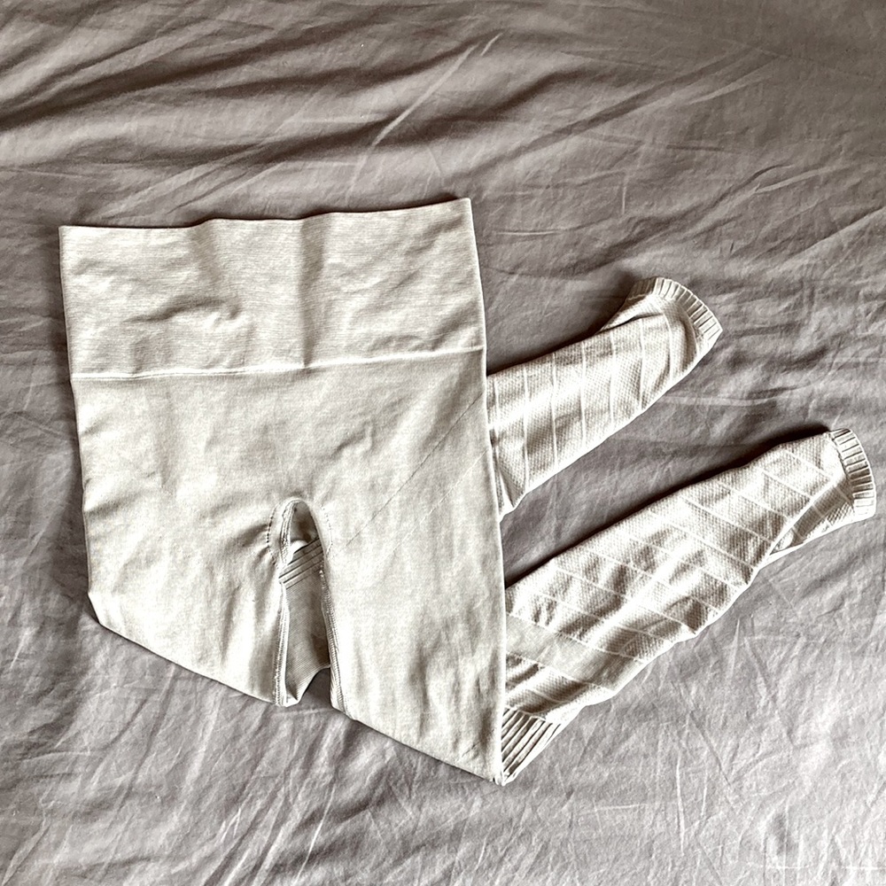 [SOLD] Blanqi post-partum leggings